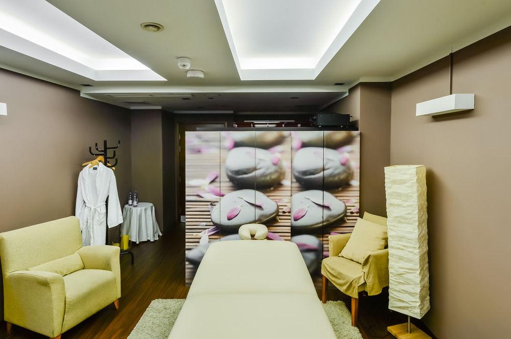 华沙威斯汀酒店 外观 照片 A massage room